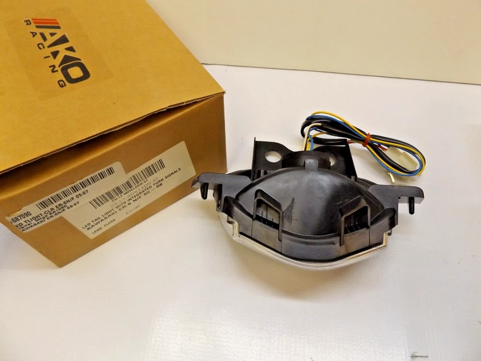 NOS AKO RACING KA106C LUZ TRASERA LED TRANSPARENTE CON INTERMITENTES KAWASAKI ER-6N/F Foto 2 de 3