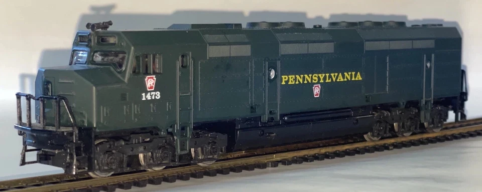 HO Scale Life Like Pennsylvania RR # 1473 FP45 Diesel Locomotive in Original Box - Image 3 of 4