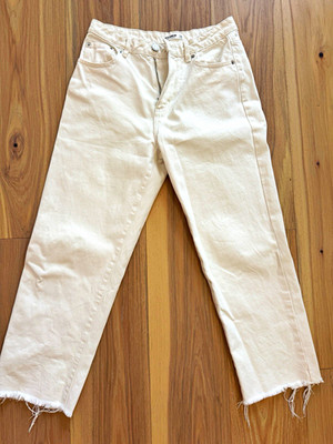 Pull&Bear Women s White Denim Straight Jeans High Rise 5-Pocket Button/Zip 6