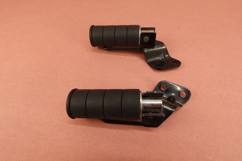 Juego de soporte de clavija de pasajero izquierdo derecho Suzuki Boulevard C50 VL800 2005-2009 Foto 3 de 4