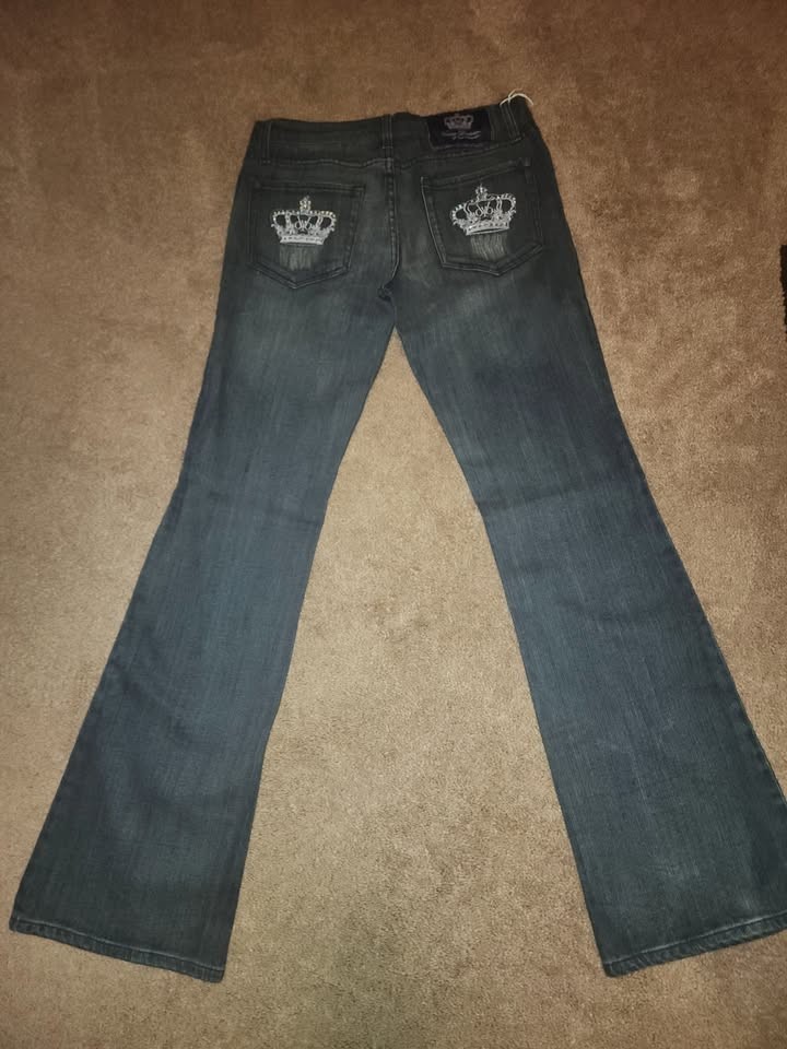 Picture 1 of 8
