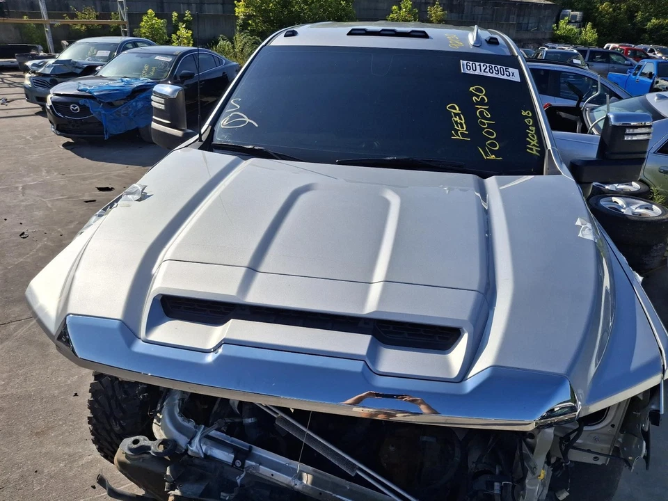 Used Rear Right Door Interior Trim Panel fits: 2020 Gmc Sierra 2500 pickup  Grad - Image 4 of 4