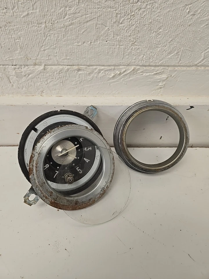 1952 Buick Roadmaster Special Century часы на приборную панель с ободком изготовитель оборудования - Изображение 3 из 4