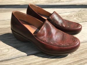 ariat nursing shoes