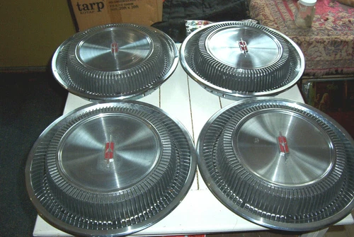 OE vintage set of 4 14 inch deluxe wheelcovers # 4021,70 Olds Cutlass,F85,442