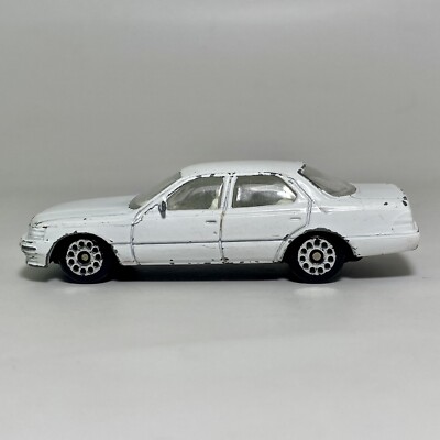Zyll Zee Lexus LS400 White 1:64 Scale Diecast Diorama Model Car