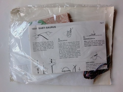 The Creative Circle Craft Kit 1031 Baby-Saurus Dinosaurs Personalize - Picture 3 of 3