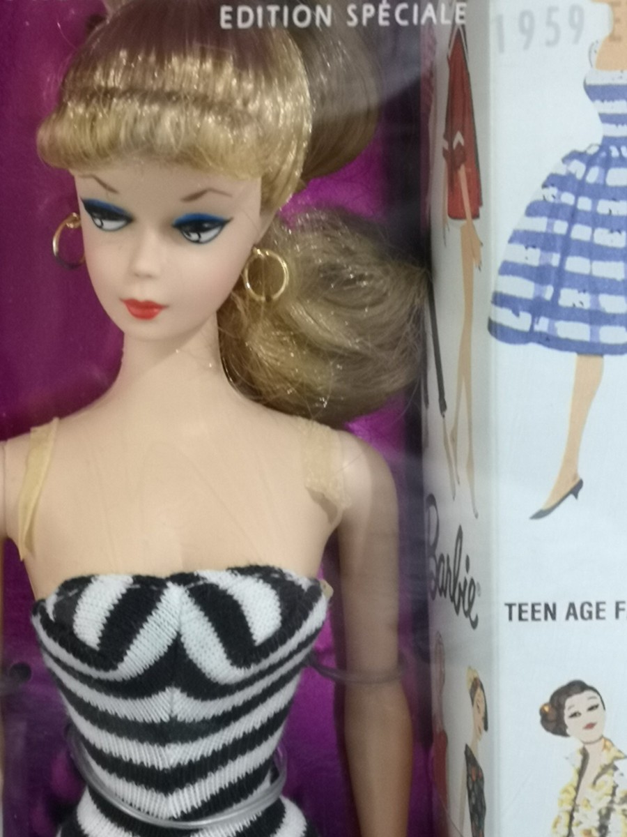 ⭐️☆匿名☆レアThe Barbie Doll Years 1959 - 1996 The Barbie Doll Years 1959-1996: A Comprehensive Listing