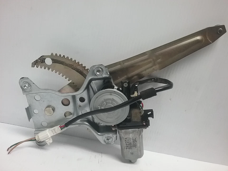 Regulador ventana trasera izquierda Toyota Prius 2001-2003 con motor 85710-47011  Foto 2 de 4