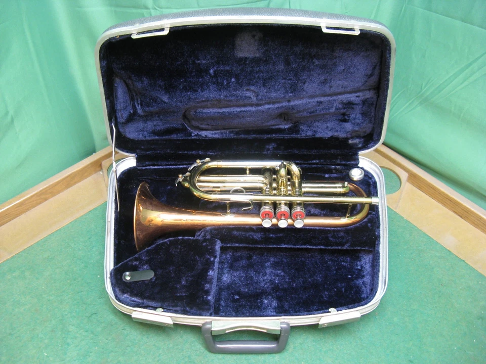 Cornet Conn 18A Coprion Director 1967 - Reacondicionado - Estuche y Conn 4 MP Foto 4 de 4