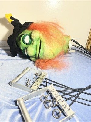 Professional Cable Controlled Witch Puppet Head Animatronic Puppetry Prop