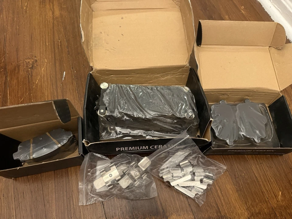 Juego de 4 pastillas de freno de cerámica delanteras y traseras BMW M5 F10 F07 F12 OEM Foto 2 de 4