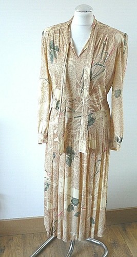 Vintage Beige Pleated Pussy Bow Retro Landgirl Dress Floral Handmade Fits UK 10 - Picture 9 of 9
