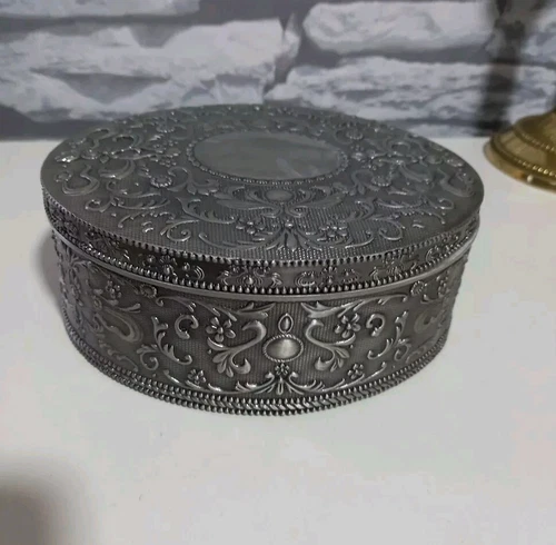 VINTAGE ! LARGE "ORNATE" SILVER Tone Metal OVAL HEAVY Jewellery BOX S: 16 x 14cm