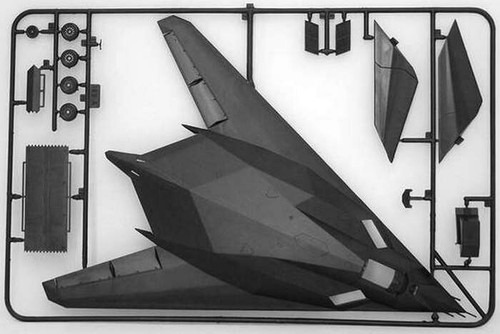 1/72 F-117A "Stealth" American fighter-bomber Zvezda 7226 Plastic Model kit - Picture 4 of 14