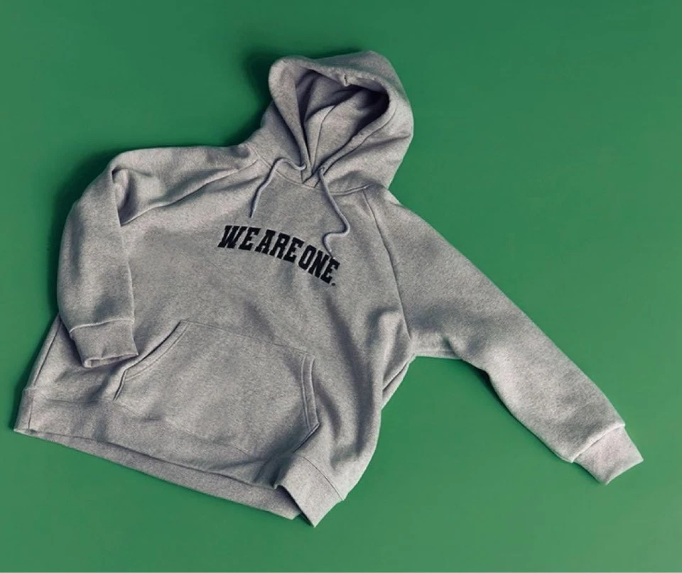 EXO 2024 SEASONS GREETINGS HOODIE SET WE ARE ONE BAEKHYUN Photocard EXO-L KPOP - Image 3 of 4