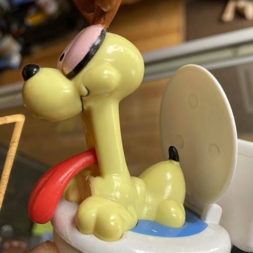Vintage 1991 Go Go Garfield Toilet Bowlin’ Odie Pull Back Toy - Picture 8 of 8