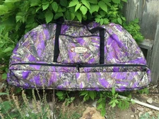 Purple Camo Ladies Bow Case, Soft Side, Shady Lady Shooting