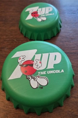 Vintage 7up Spot Seven up Munchkin Ice Pack Reusable Bottle Cap Set 1994
