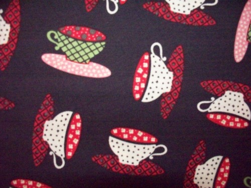 COFFEE TEA WINE CUPS SALT PEPPER SHAKERS FLOWERS COTTON FABRIC FQ OOP - Picture 4 of 5