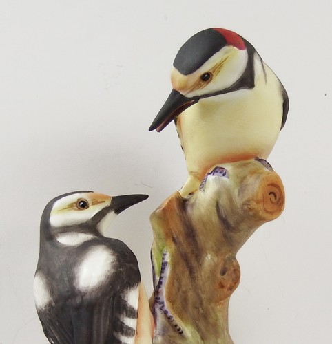 Beautiful Royal Worcester Pied Woodpeckers 3363 Double Birds Figurine - Picture 2 of 4