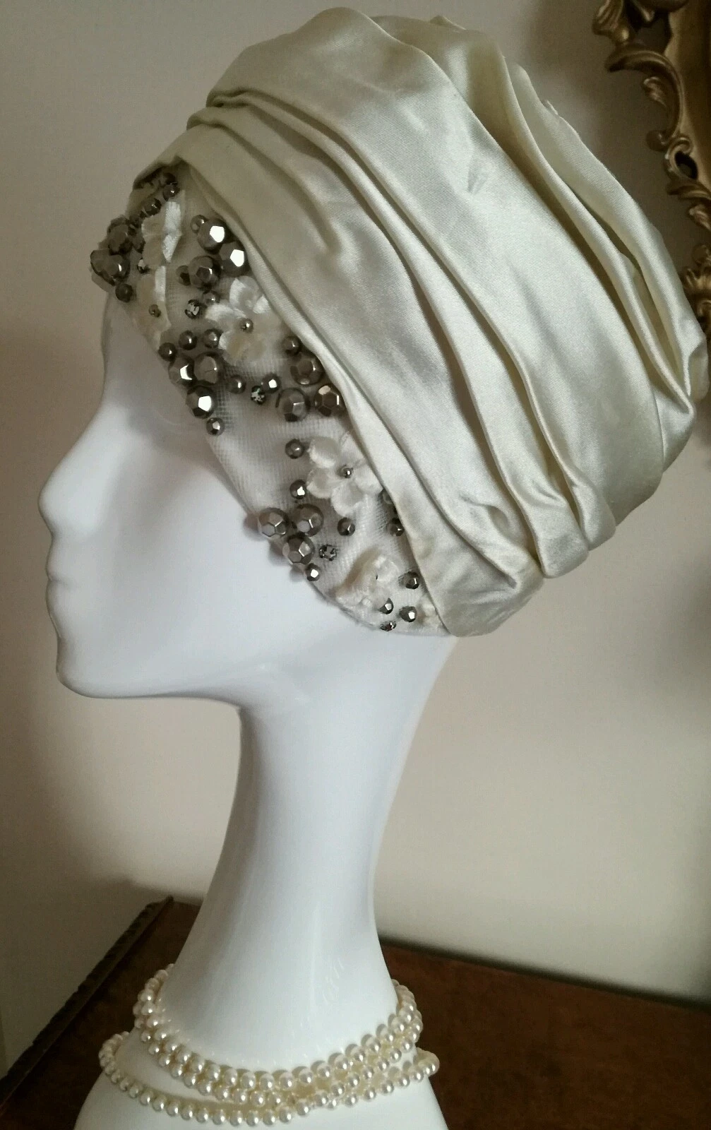 Authentique chapeau Christian Dior Chapeaux vintage crème ivoire avec perles superbe !