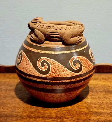 Guaitil Monkey Lizard Clay Vase Guancaste Costa Rica Signed Junior Leal *Read*