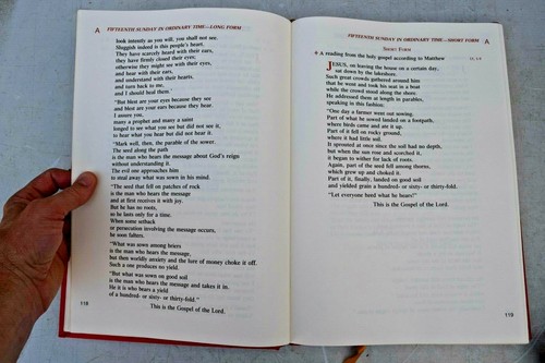 + Very Nice 'Book of Gospels', Dated 1984, 13 3/4" x 9 3/4" (CU279) chalice co - Picture 9 of 12
