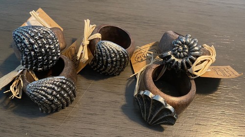 5 MUD PIE Napkin Rings Silver Metal Shells With Wood Rings Coastal Beach Seaside - Picture 2 of 4