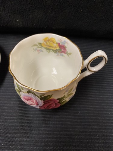 2 tazas de té y 1 platillo vintage ROYAL CREST BONE CHINA CON PATRÓN ROSA CON LLANTAS DORADAS - Imagen 5 de 12