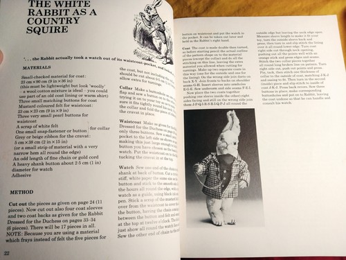 Juguetes de Alicia en el País de las Maravillas de Margaret Hutchings (Libro de bolsillo, 1980) - Imagen 5 de 6