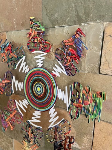 Pop art metal ""Ciclistas cuenco"" escultura pintada a mano por DAVID GERSTEIN - Imagen 2 de 7