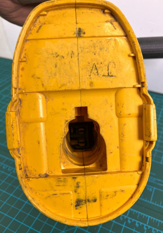 DEWALT XRP DC925 HEAVY DUTY 1/2'' 3 SPEED HAMMER DRILL BARE TOOL TESTED