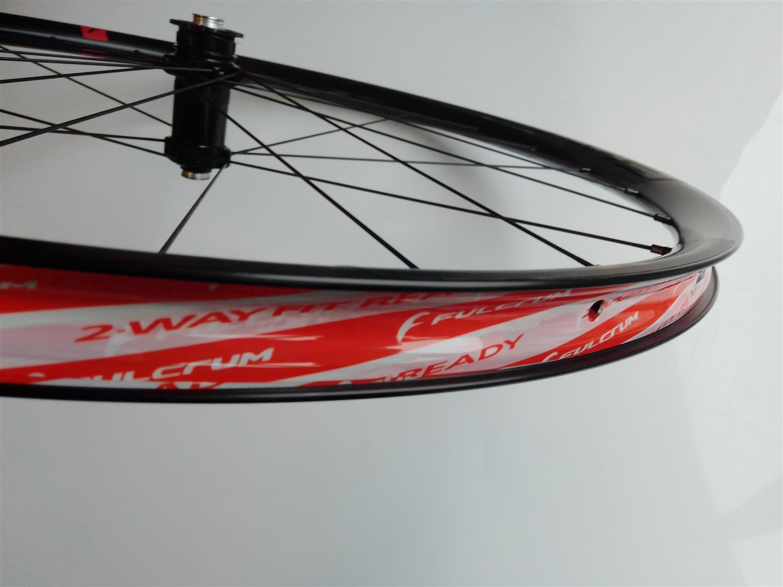 Fulcrum Rapid Red 5 DB Disc Center Lock 28 Laufradsatz 622x23