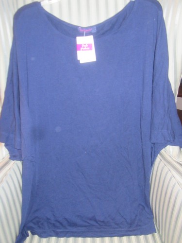 NWT. FRESH PRODUCE SOLID COLOR ARIA TOP IN MOONLIGHT.....FLATTERING (XL/XXL) - Picture 4 of 5