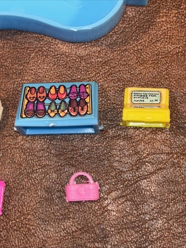 Vtg 1993 Toy Biz Caboodles Fashion Boutique Store W/ 15 Accessories Plz Read - Picture 22 of 24