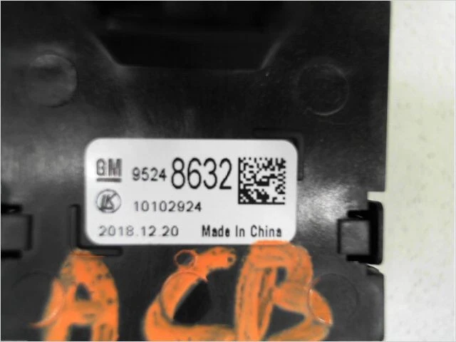 Bestellung Beleuchtung Gebraucht OPEL KARL Phase 1 - 1.0i 75 PS - - Bild 3 von 3