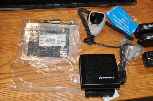 Motorola XTL 2500 Zestaw mobilny M21QSM9PW1AN UHF 380-470MHz - Zdjęcie 6 z 24