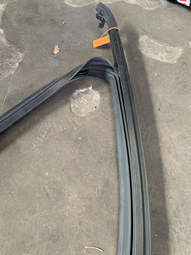 RENAULT TWINGO III RUBBER WINDOW SEAL TRIM WEATHER STRIP OFFSIDE REAR (2014-19) - Picture 5 of 14