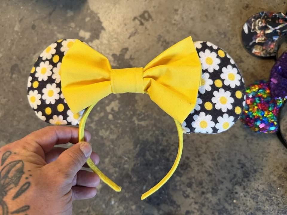 Lote de 7 orejas de Minnie hechas a medida no Disney y estante Foto 4 de 4