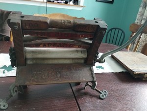 Horse shoe Brand  Tub Wringer