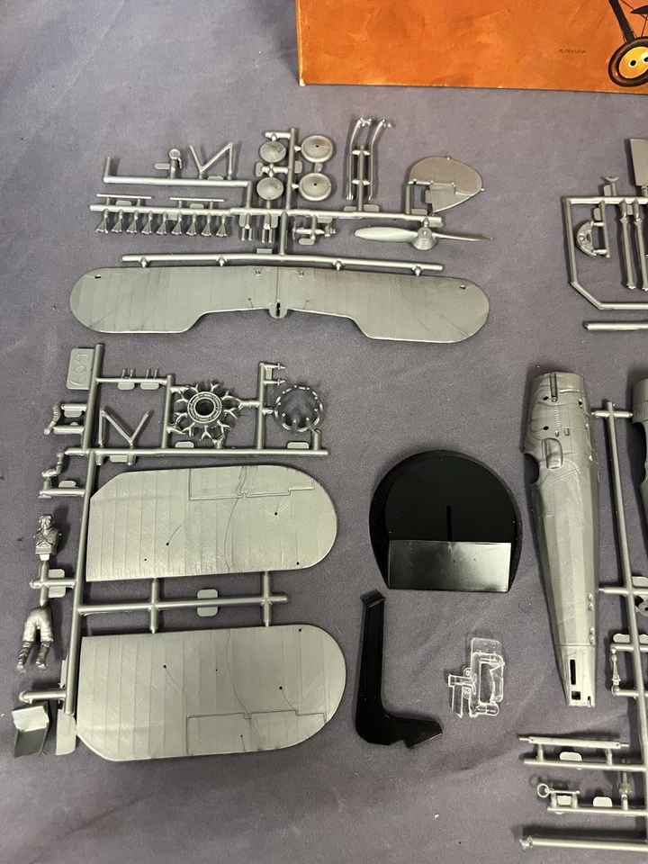 PYRO P609-100 BRISTOL BULLDOG MODELO AVIÓN Kit RAF Fighter 1:48 Completo Sin Usar Foto 3 de 4