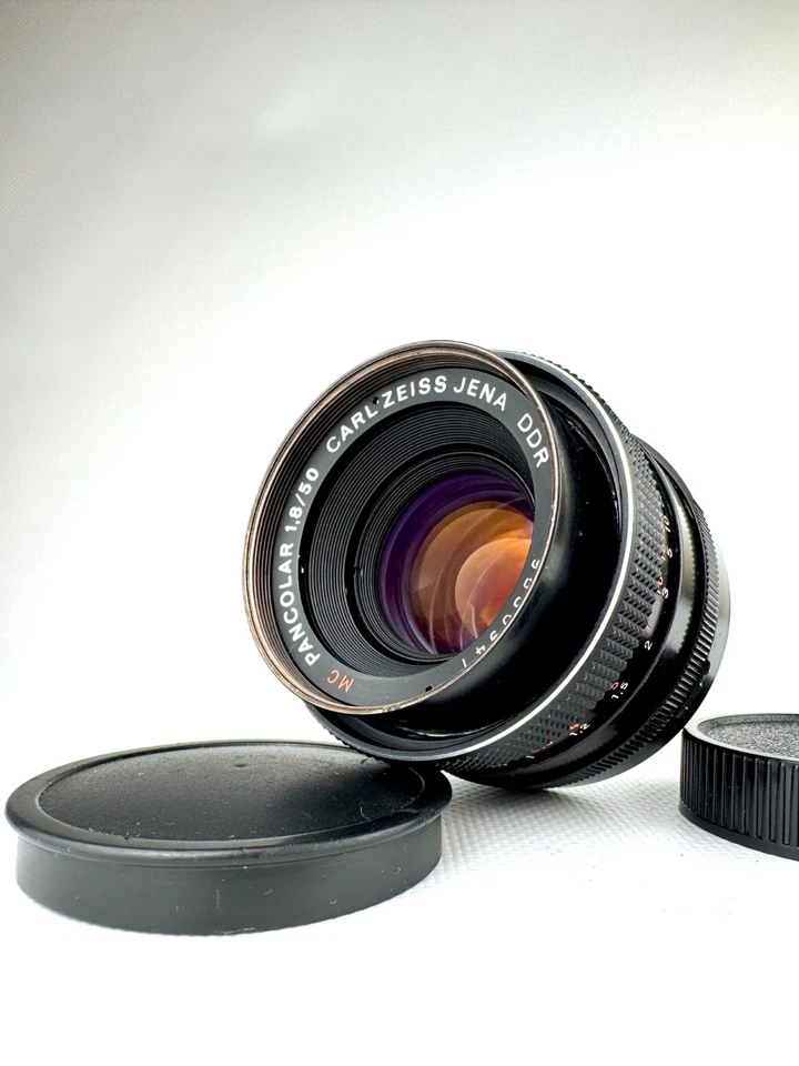 Carl Zeiss Jena MC Pancolar portrait lens 50mm f/1.8 Mount M42 - Image 2 of 4