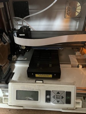 Der 3D Drucker Wurde Nur 3 Mal Benutzt und Funktioniert Einwandfrei