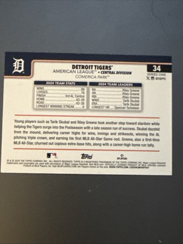 2025 Topps Series 1 DETROIT TIGERS Team Card Holo Foil #34 - Picture 3 of 3