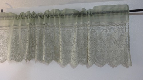 Lorraine Home Fashions Sheer Green Curtain Set, 2 panels 58X63, 2 Valances 58X18 - Picture 4 of 4