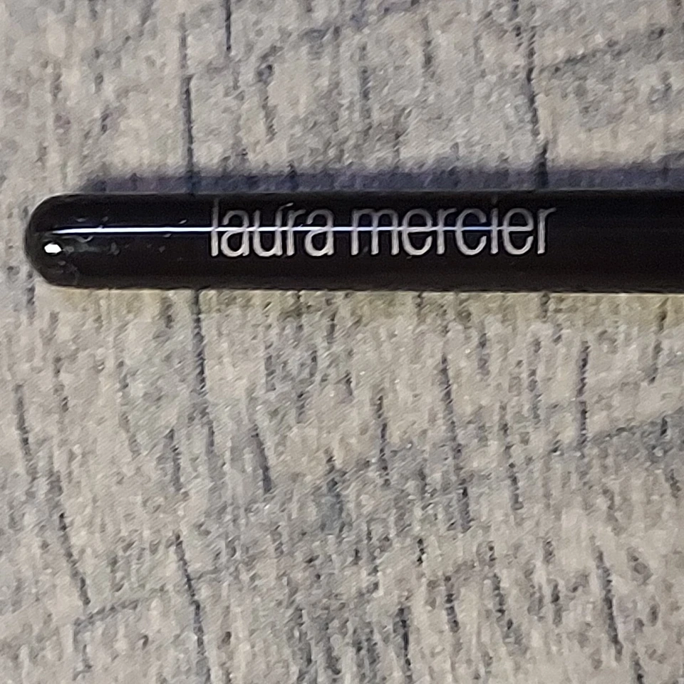 Cepillo definidor de cejas Laura Mercier Foto 3 de 4