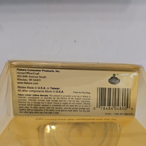 NIP 2001 Fiskars ShapeCutter W/2 Blades For Scrapbooking& Papercrafting - Picture 3 of 3