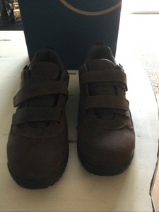 propet cliff walker low