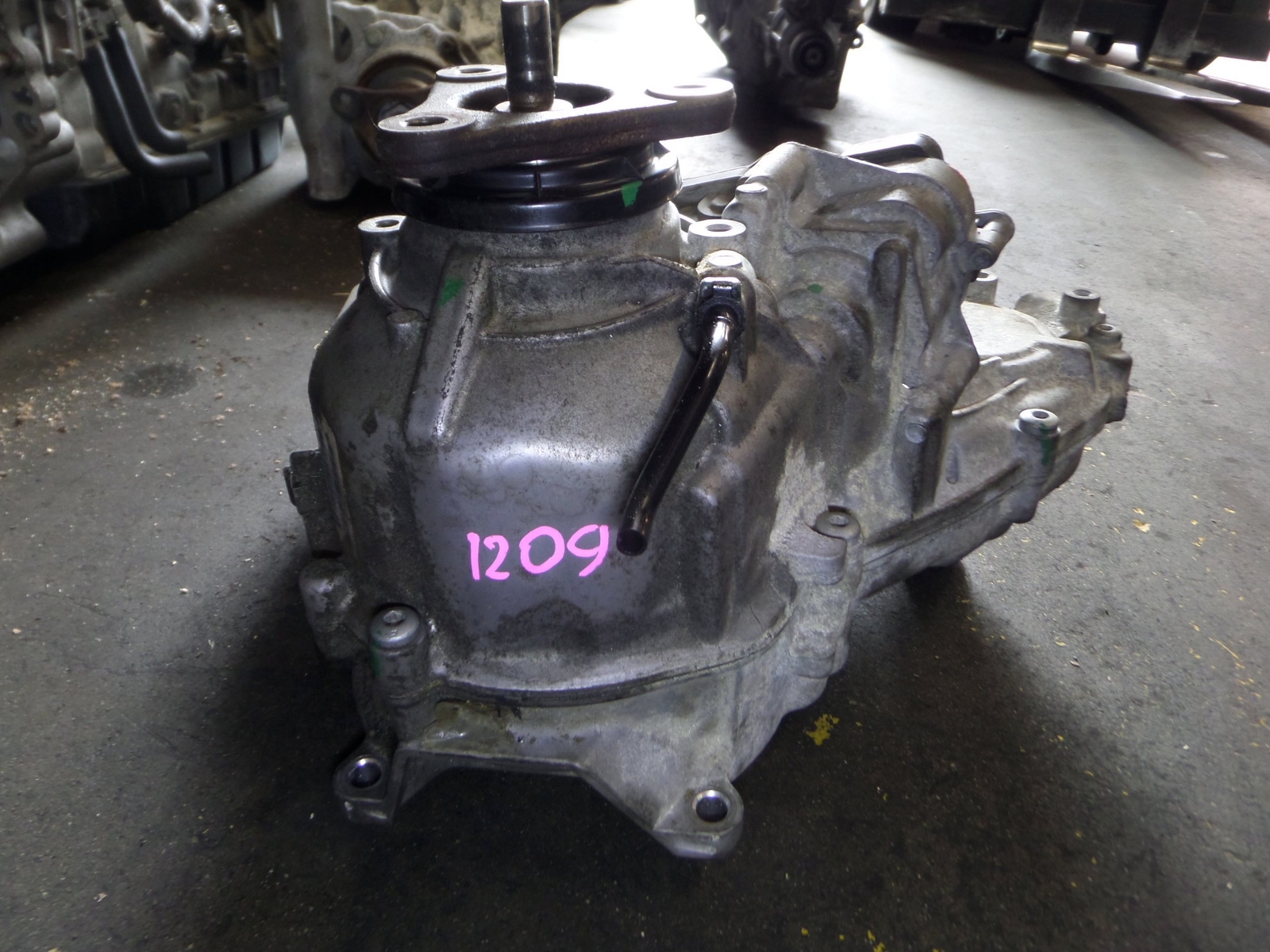 BMW X6 Rear Transfer Case Differential Diff E71 08-14 OEM 2760  